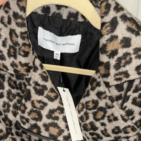 Cupcakes & cashmere Leopard Jacket - Picture 4 of 4